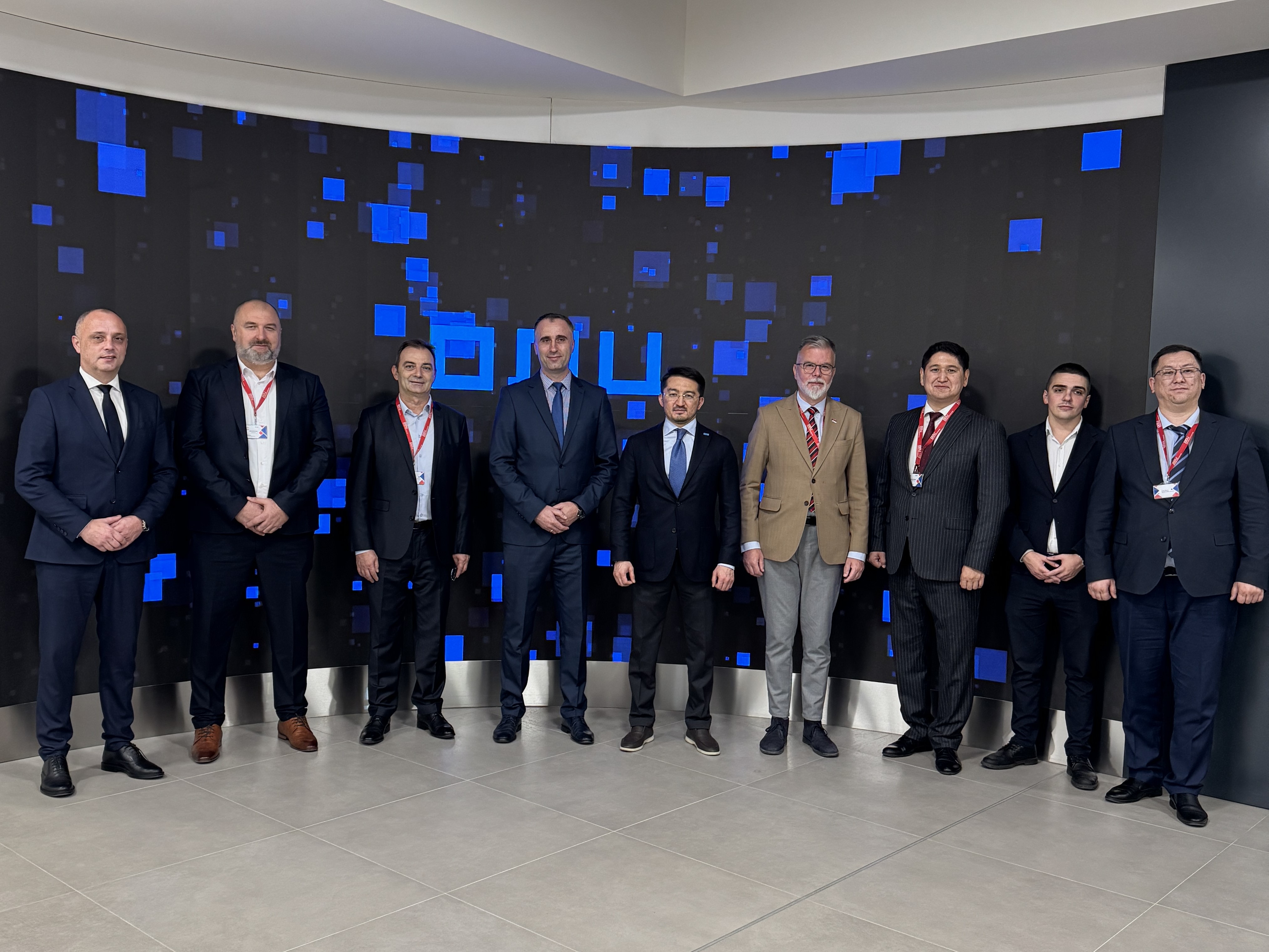 Ministar Ristić i ministar Madijev obišli DDC