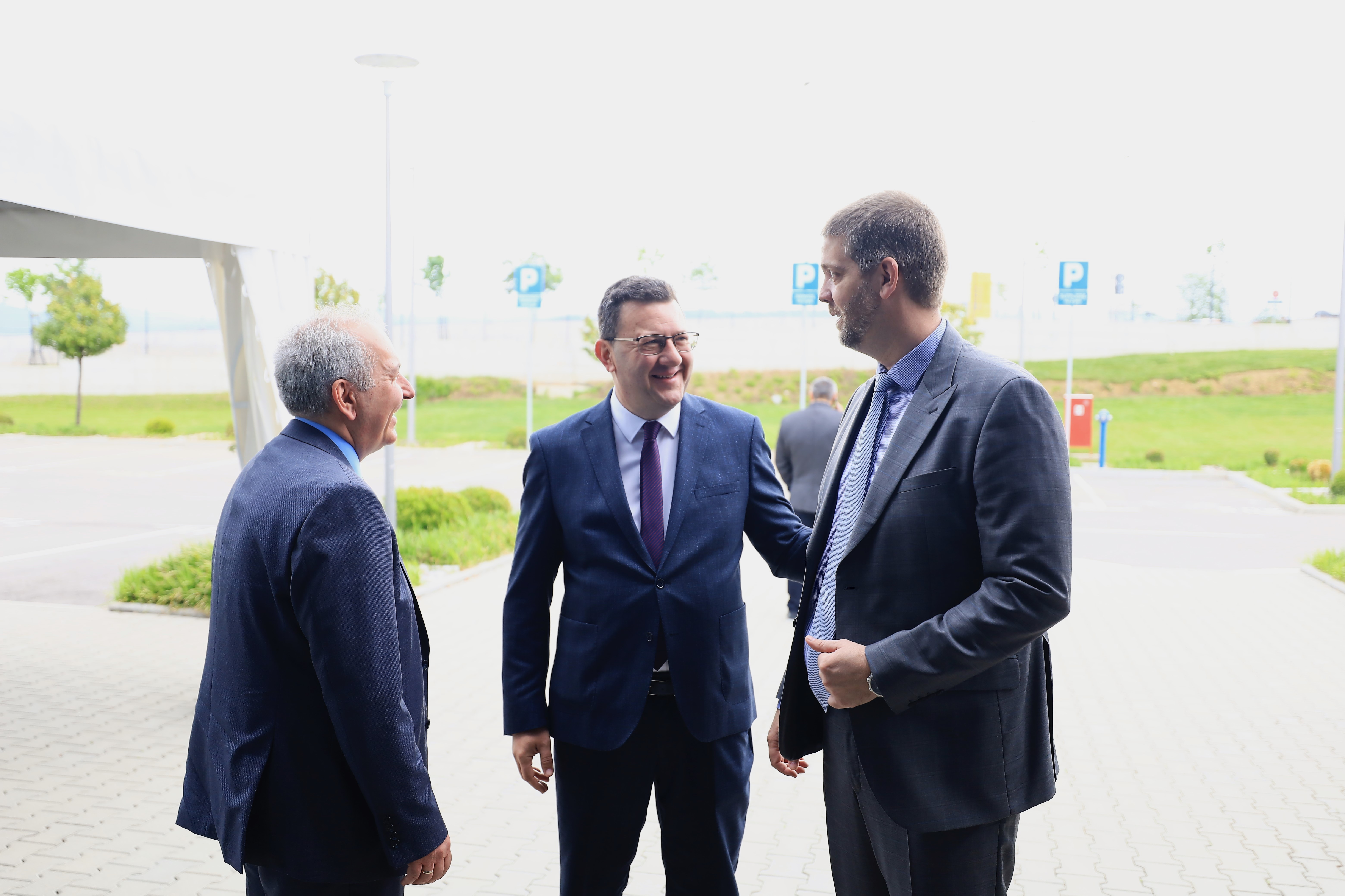 Oracle osniva prvi regionalni centar u kragujevačkom Državnom data centru